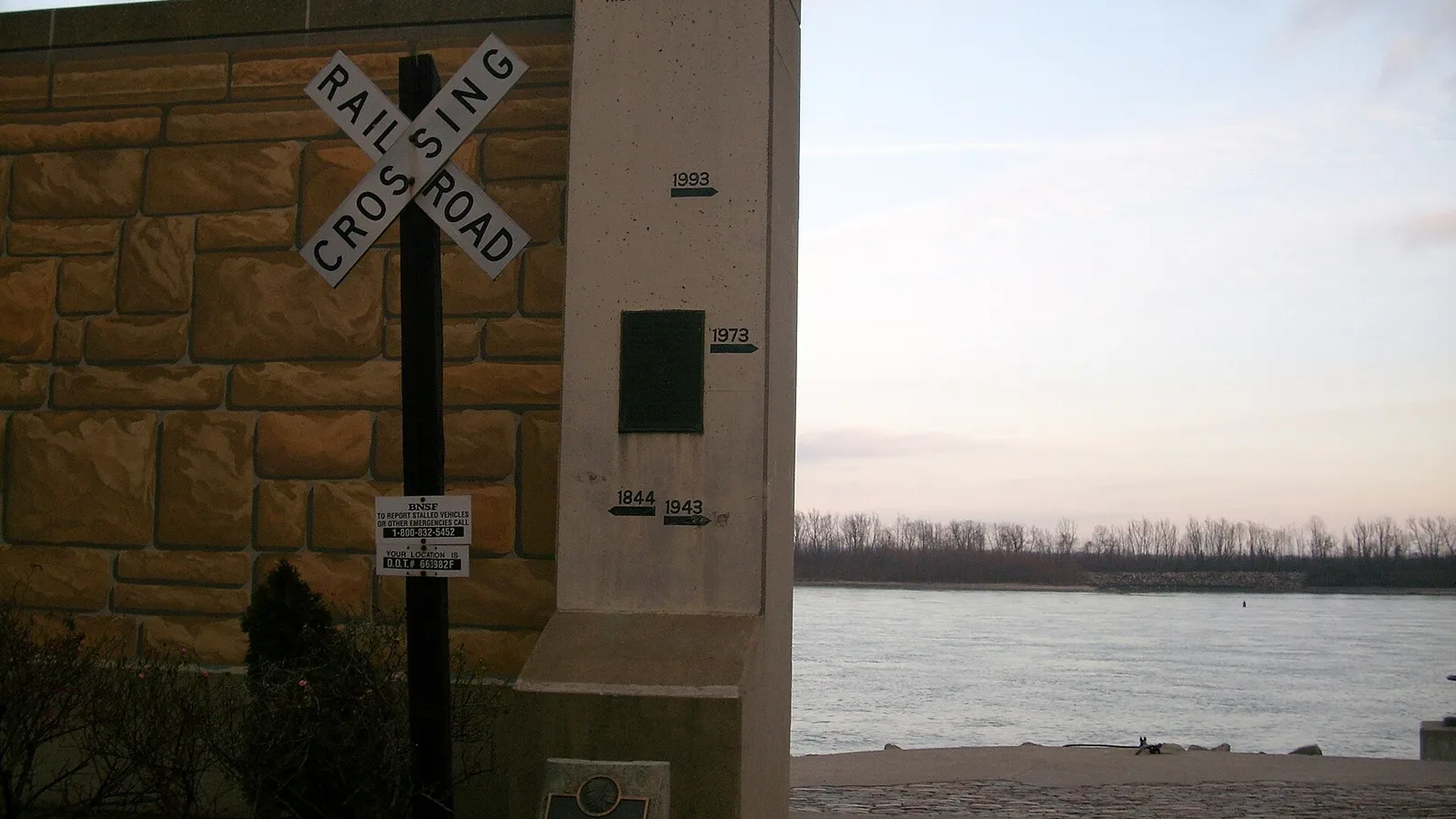 Selling a house near the Cape Girardeau floodwall