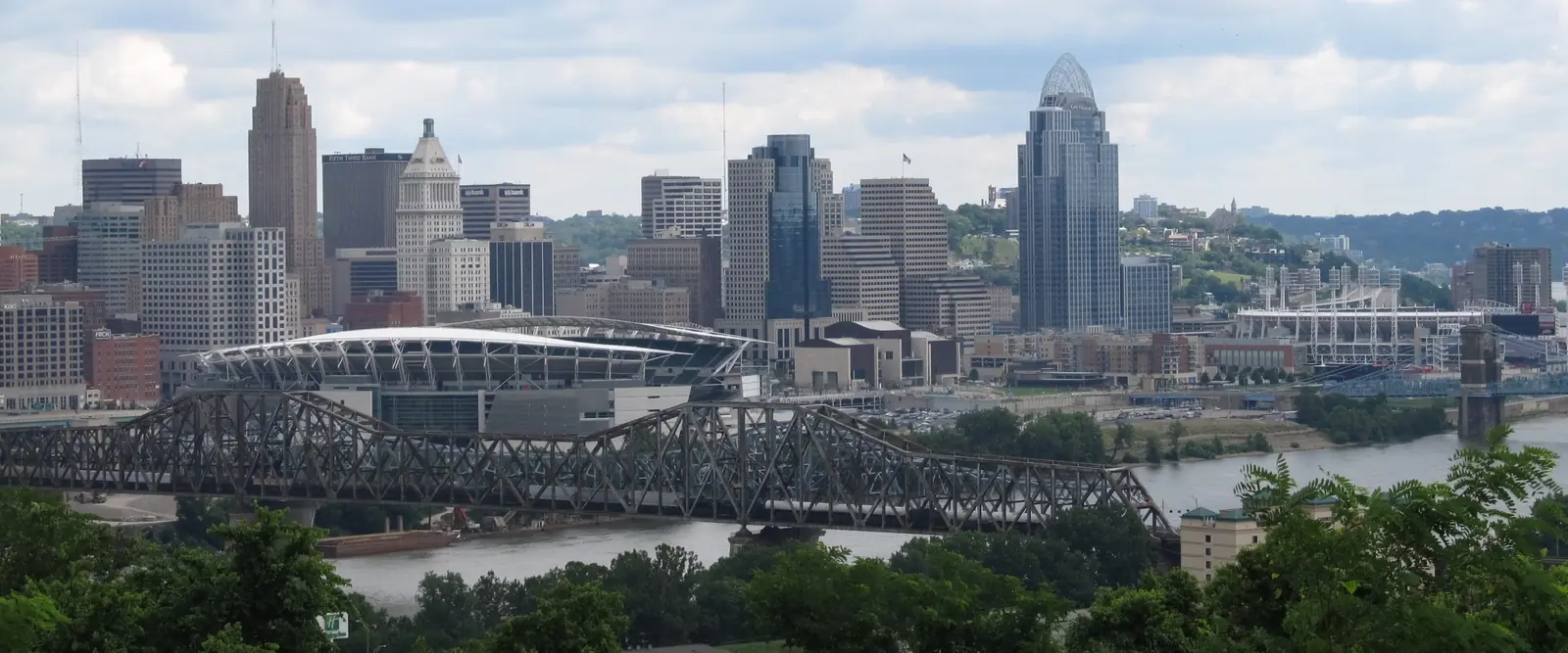 The downtown Cincinnati skyline along the Ohio River, seen east of the Price Hill hills