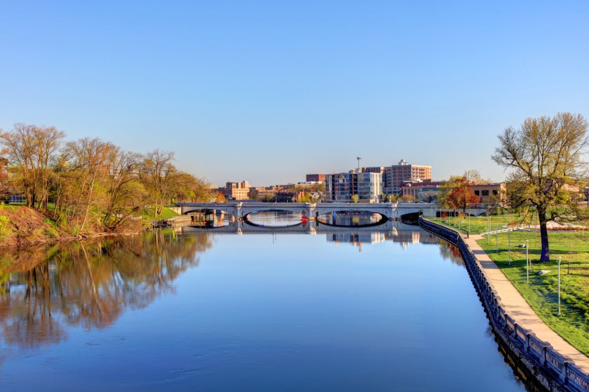 South Bend Indiana homes and neighborhoods - cash home buyers in St. Joseph County