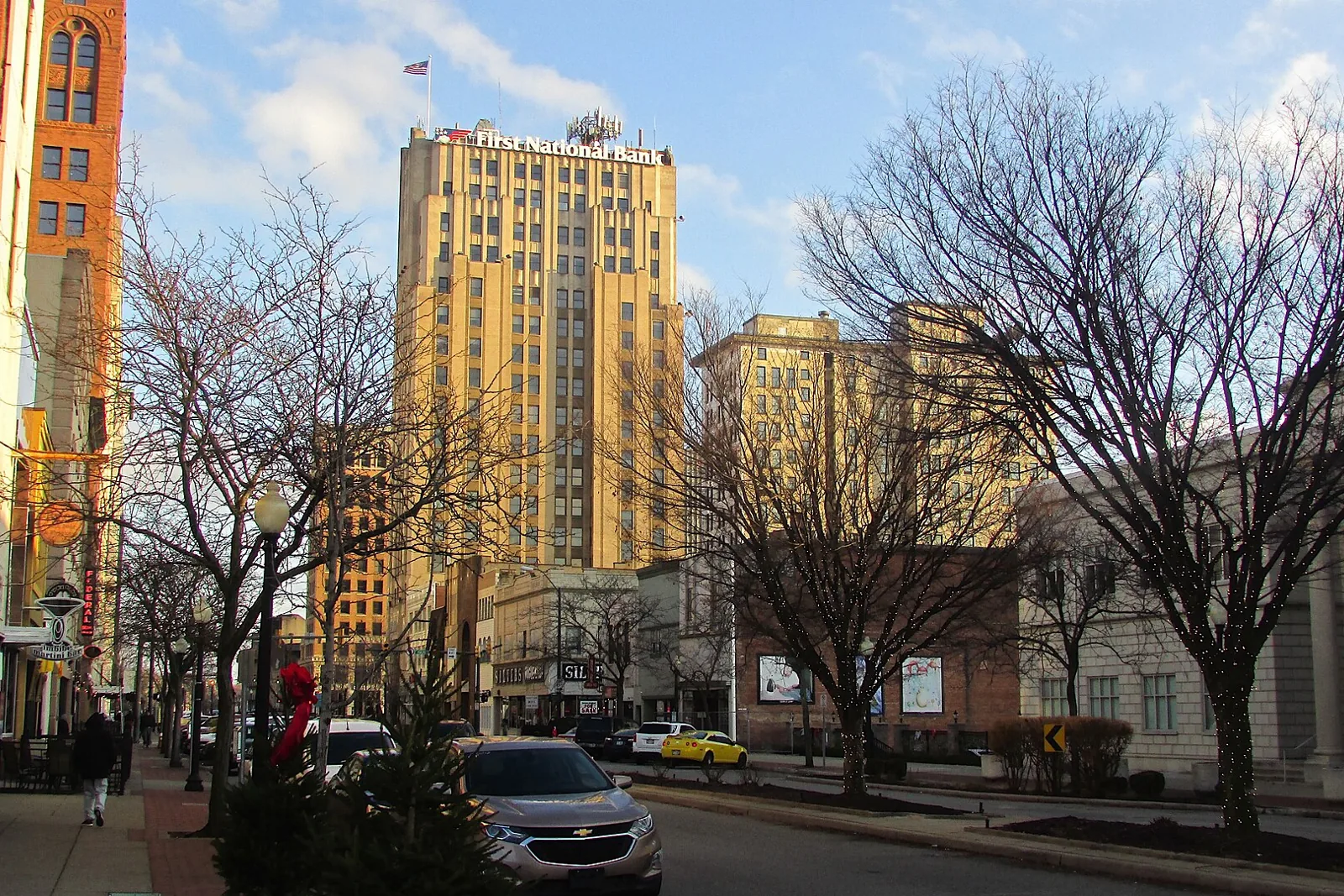 West Federal Street in downtown Youngstown on a clear winter day, with a 1920s office tower ahead