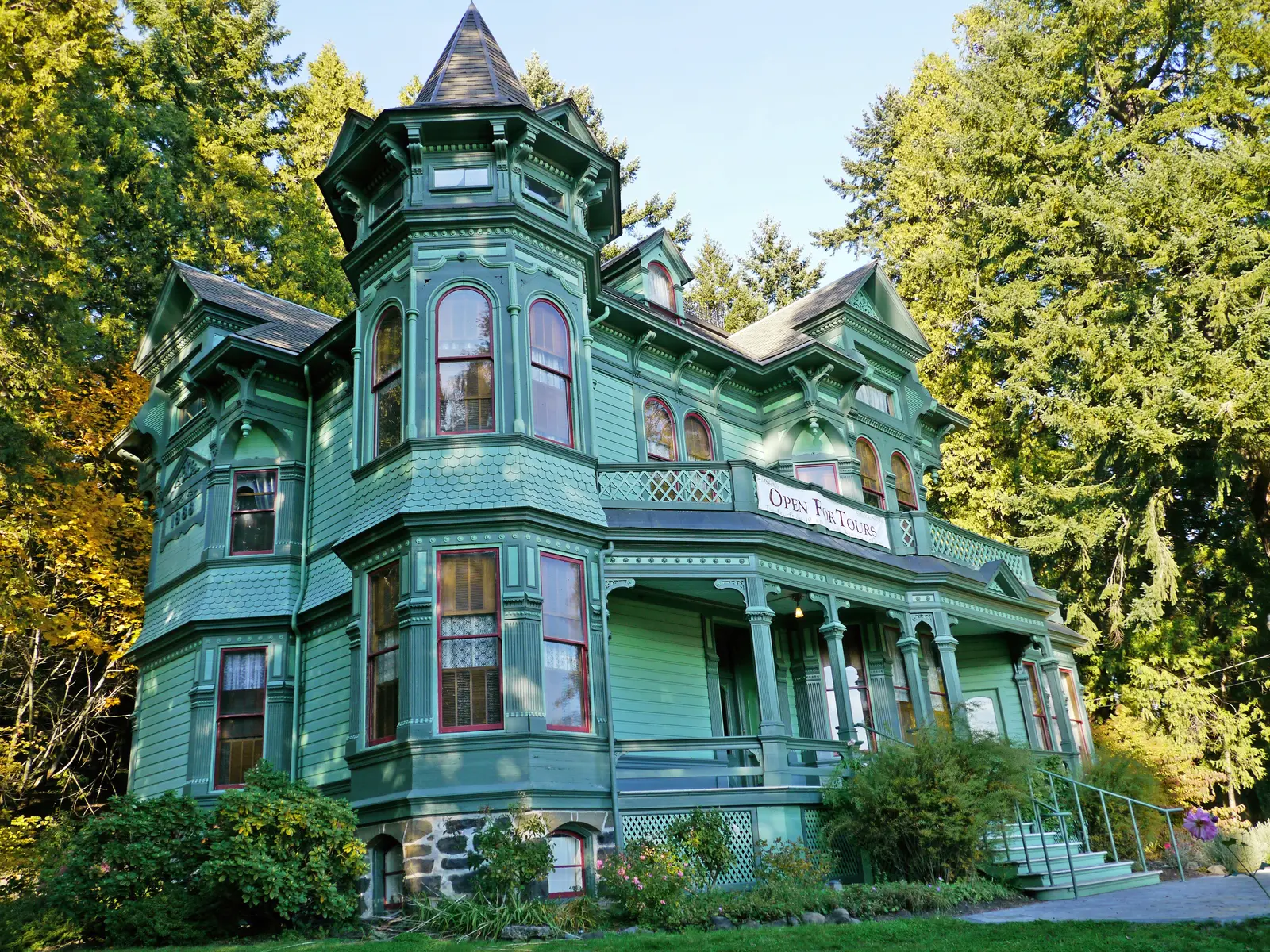 The historic Shelton McMurphey Johnson House in Eugene, Oregon