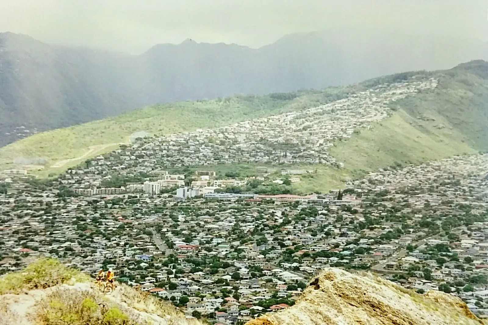 The Kaimuki neighborhood of Honolulu seen from Diamond Head, with the Koolau range behind