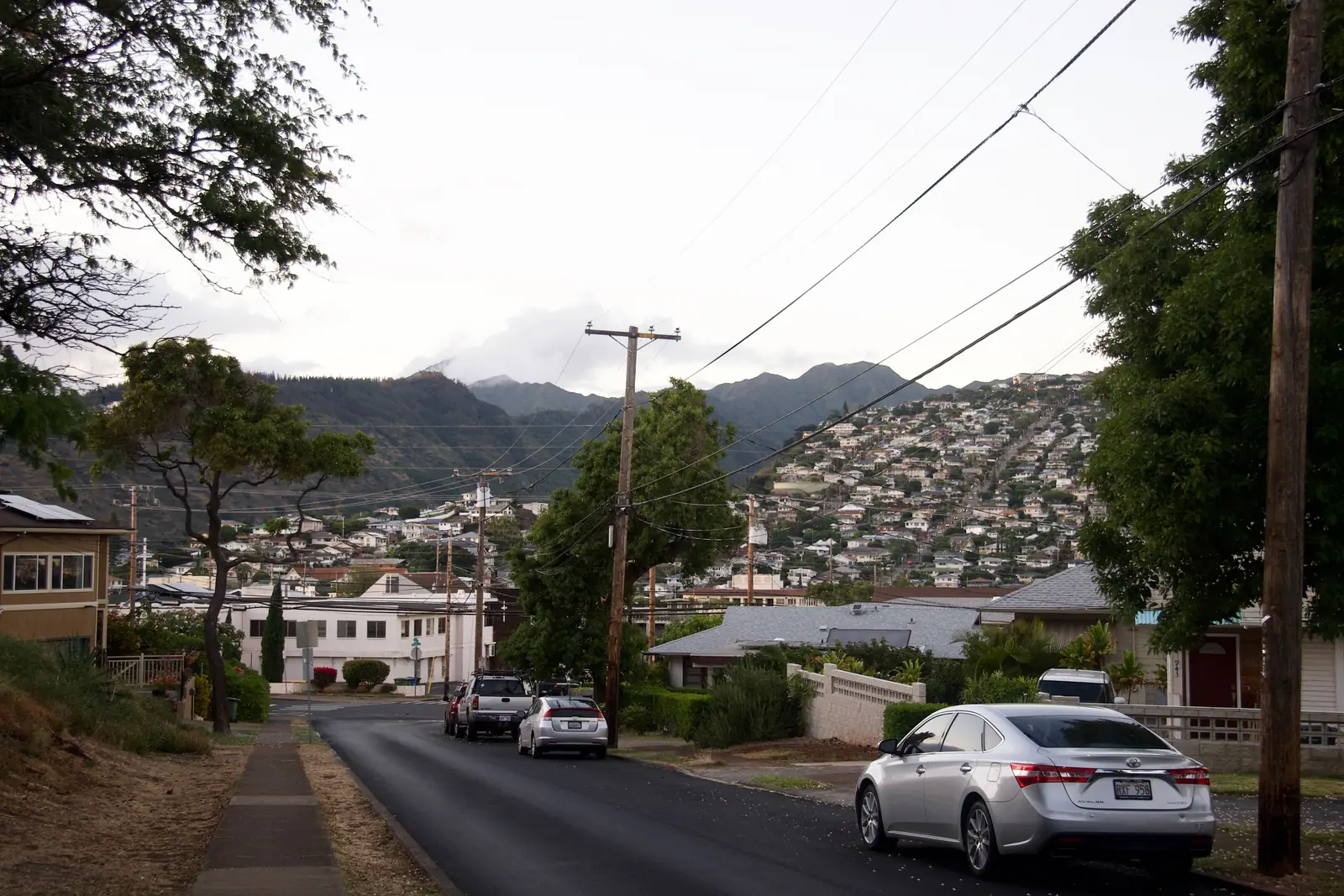 A residential street in Kaimuki, Honolulu, looking toward the Koolau mountains