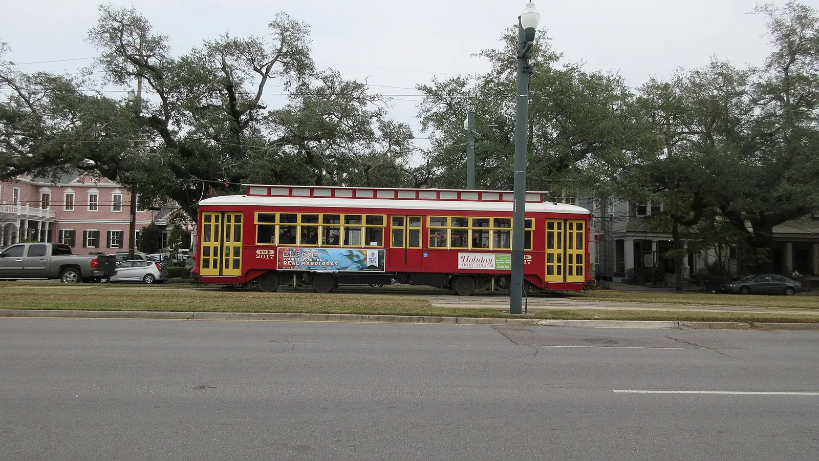 A streetcar on Canal Street in Mid-City, New Orleans
