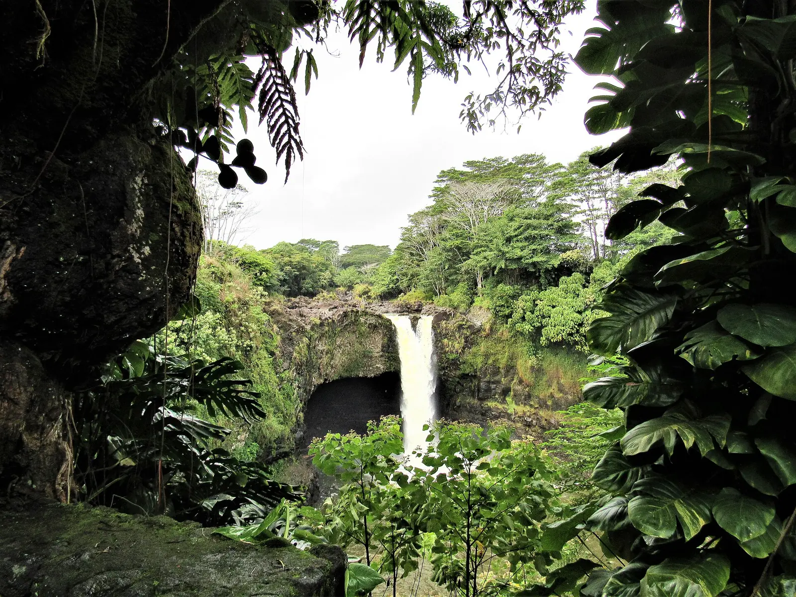 Rainbow Falls on the Wailuku River in Hilo, below the Puueo neighborhood