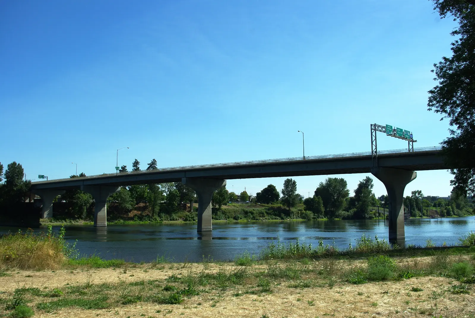 The Willamette River, which separates West Salem in Polk County from the rest of Salem